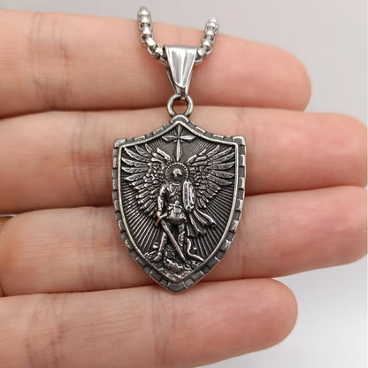 Colgante Escudo San Miguel Arcángel de Acero · Tarjeta con Oración
