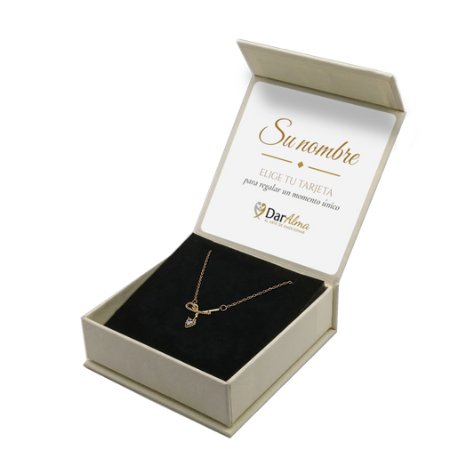 Collar de Acero Bañado en Oro 18K · Lazo de Corazón