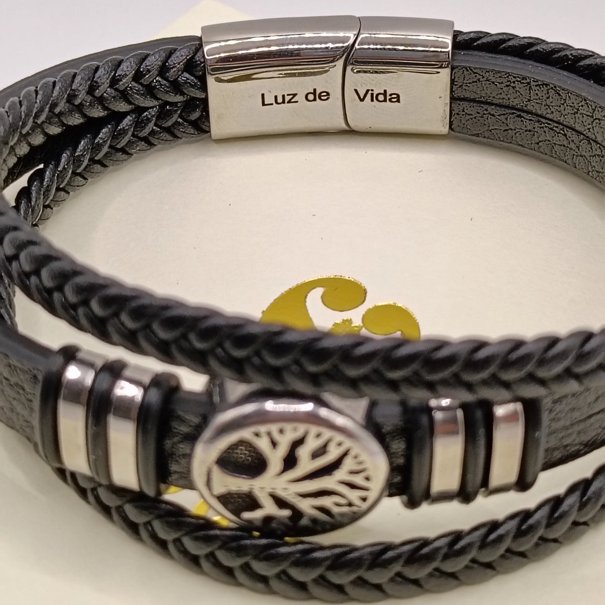 Pulsera de Cuero y Acero para Hombre · Luz de Vida