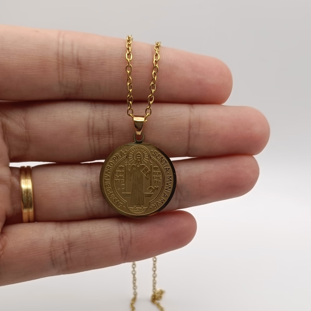Colgante San Benito en Inox. Ed. "Compañia" + Tarjeta con Oración