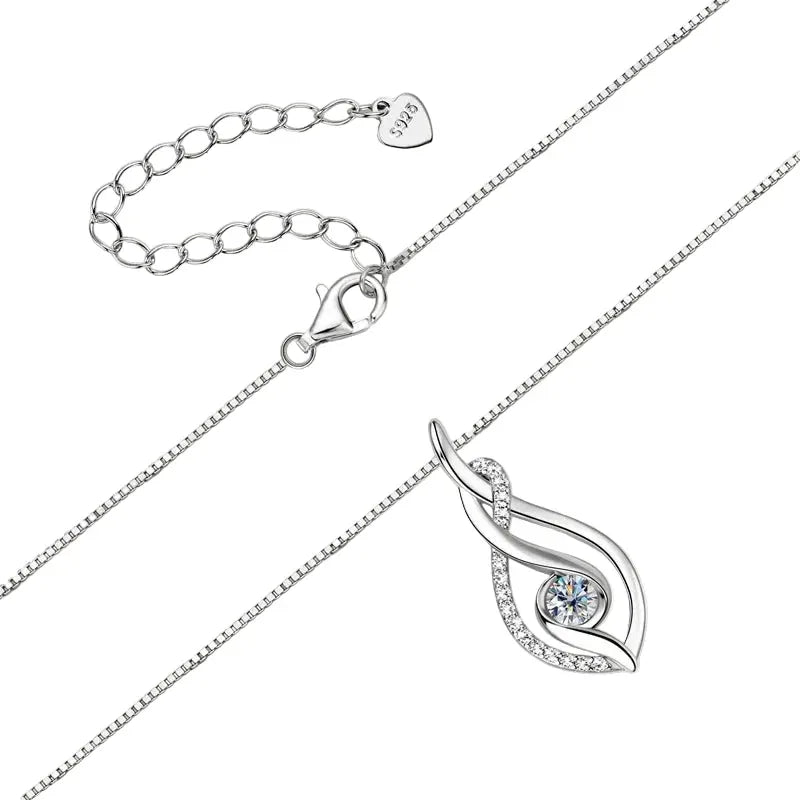 Collar Danza del Destino en Plata con Moissanita. Ed. "Legado de Amor"